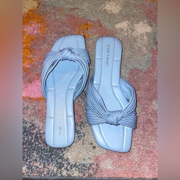 Marc Fisher Lauryn Flat Knot‎ Sandal in Light Blue Size 7.5 - Picture 1 of 4